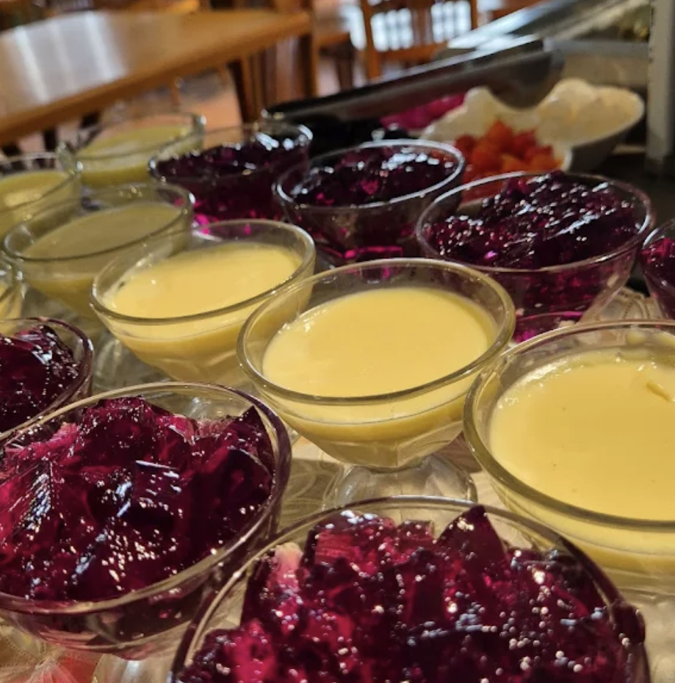 Sobremesas deliciosas no buffet livre